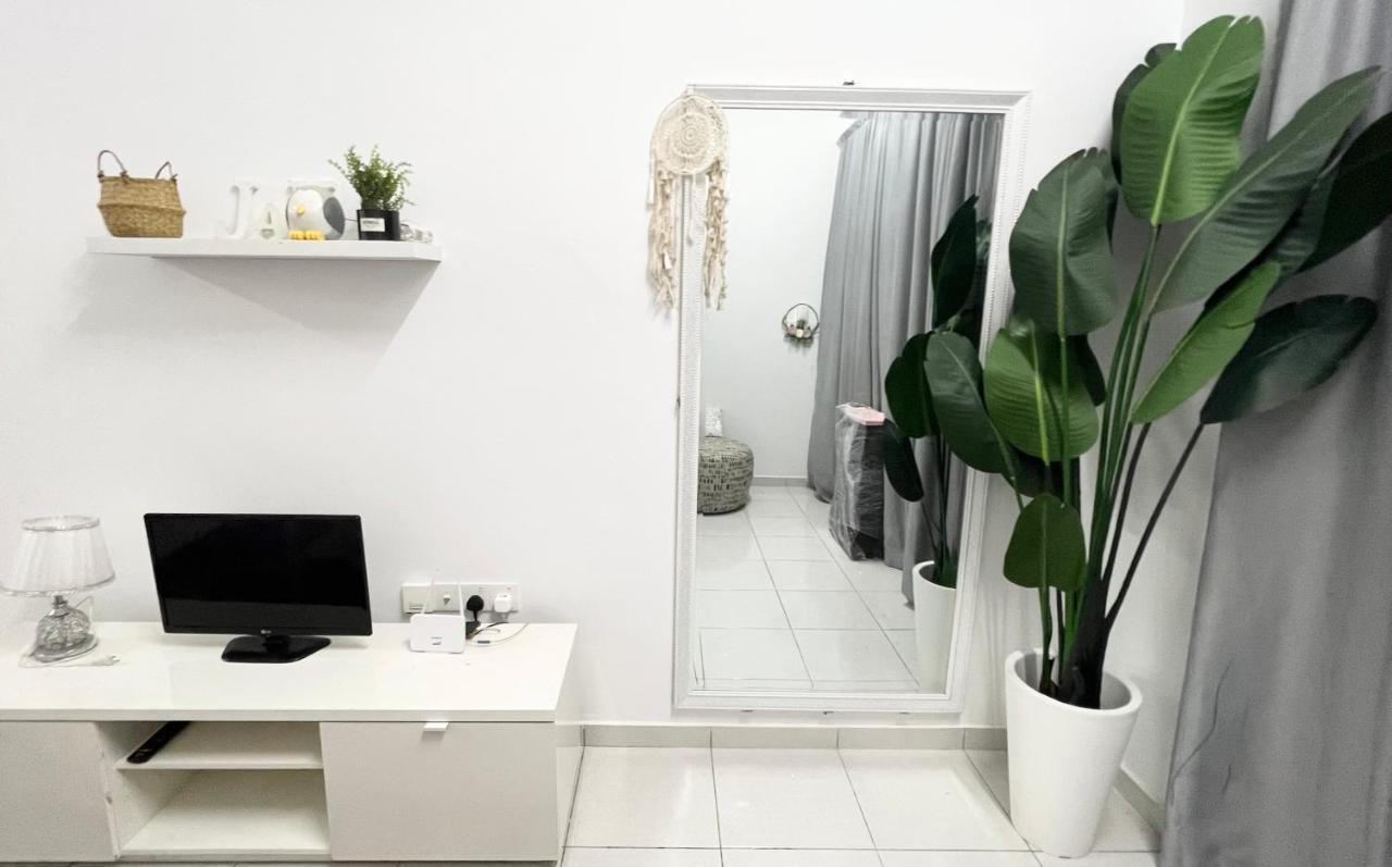 Homestay Near Plaza Tol Bandar Ainsdale Labu Ngoại thất bức ảnh